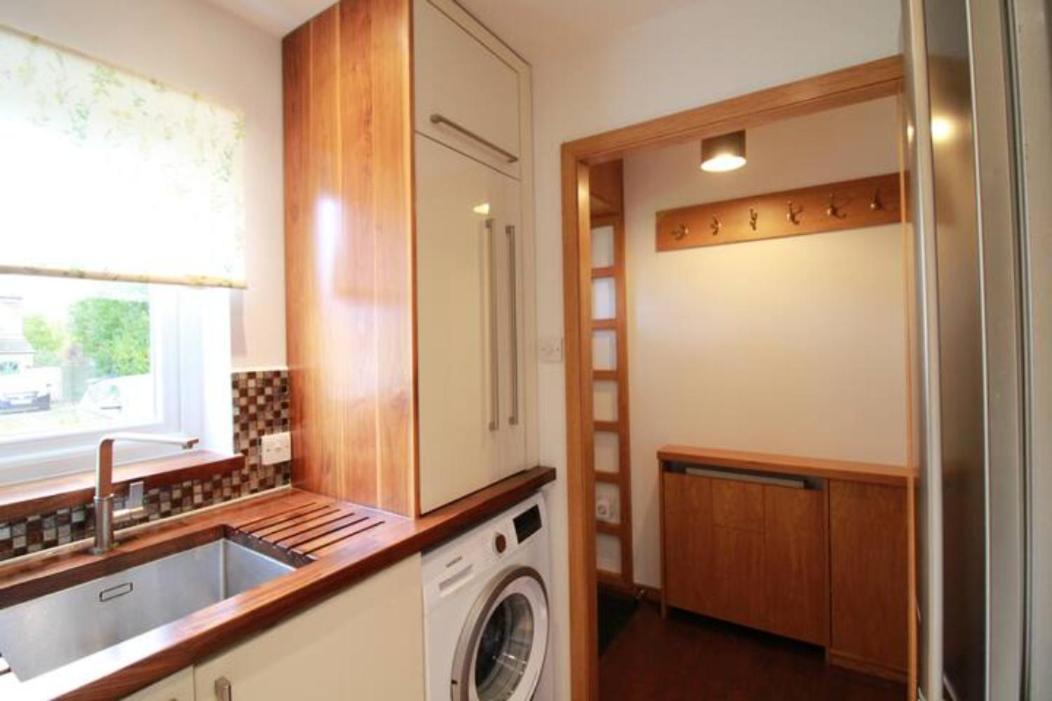 Cheerful Two-Bedroom Residential Home อ็อกซ์ฟอร์ด ภายนอก รูปภาพ